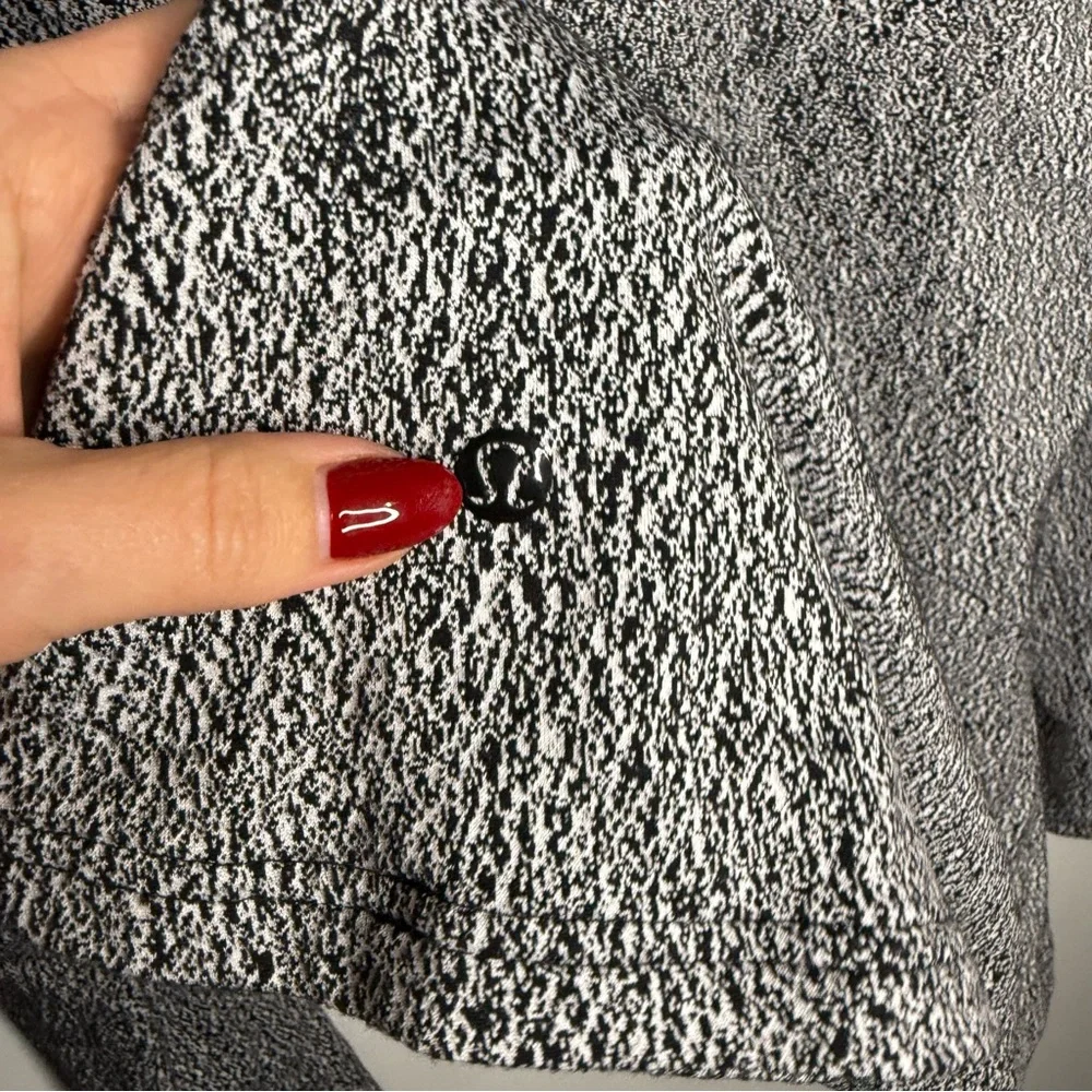 J6 Lululemon Ready To‎ Rulu Turtleneck Pullover Shirt Spray Jacquard White